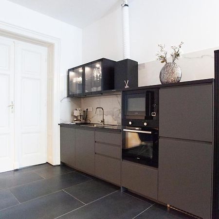 Real Deluxe Next To Danube Apartment Budapest Exterior photo